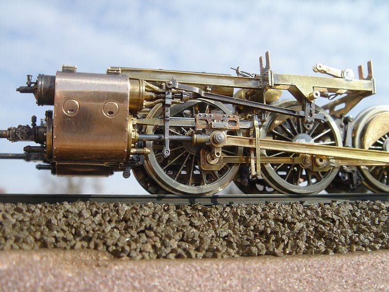 Schwingenstange und Lenkerstange folgen.