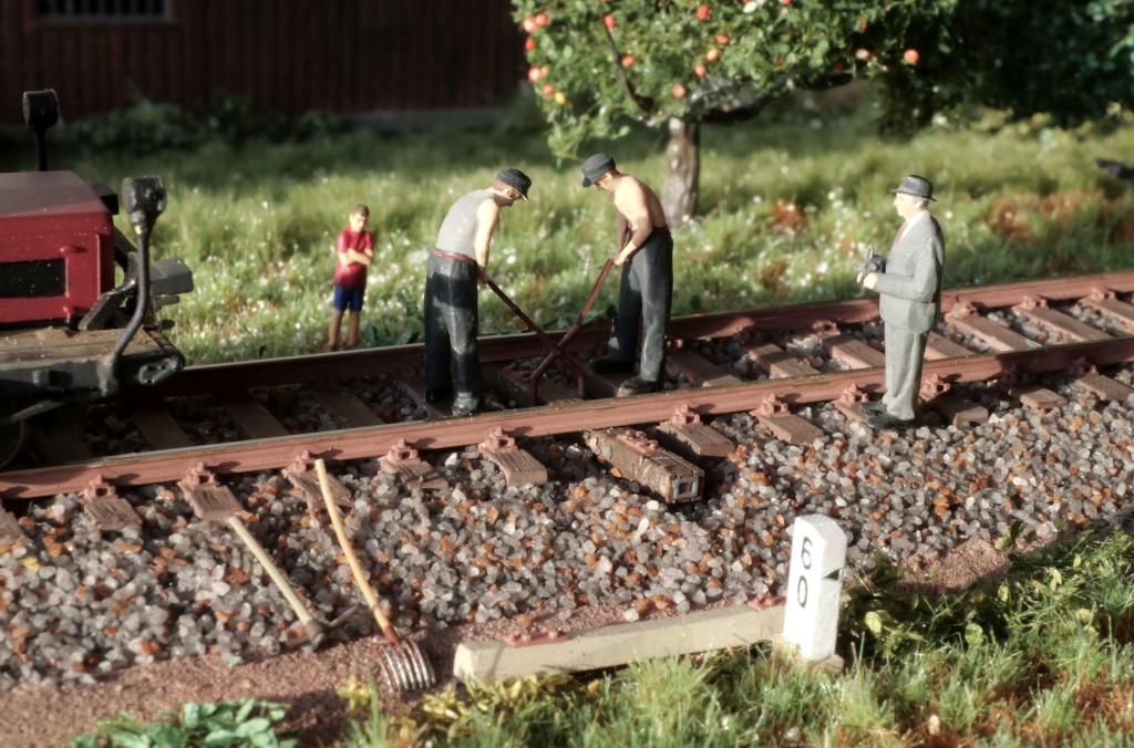 27 Holzschwelle schieben _kl.JPG