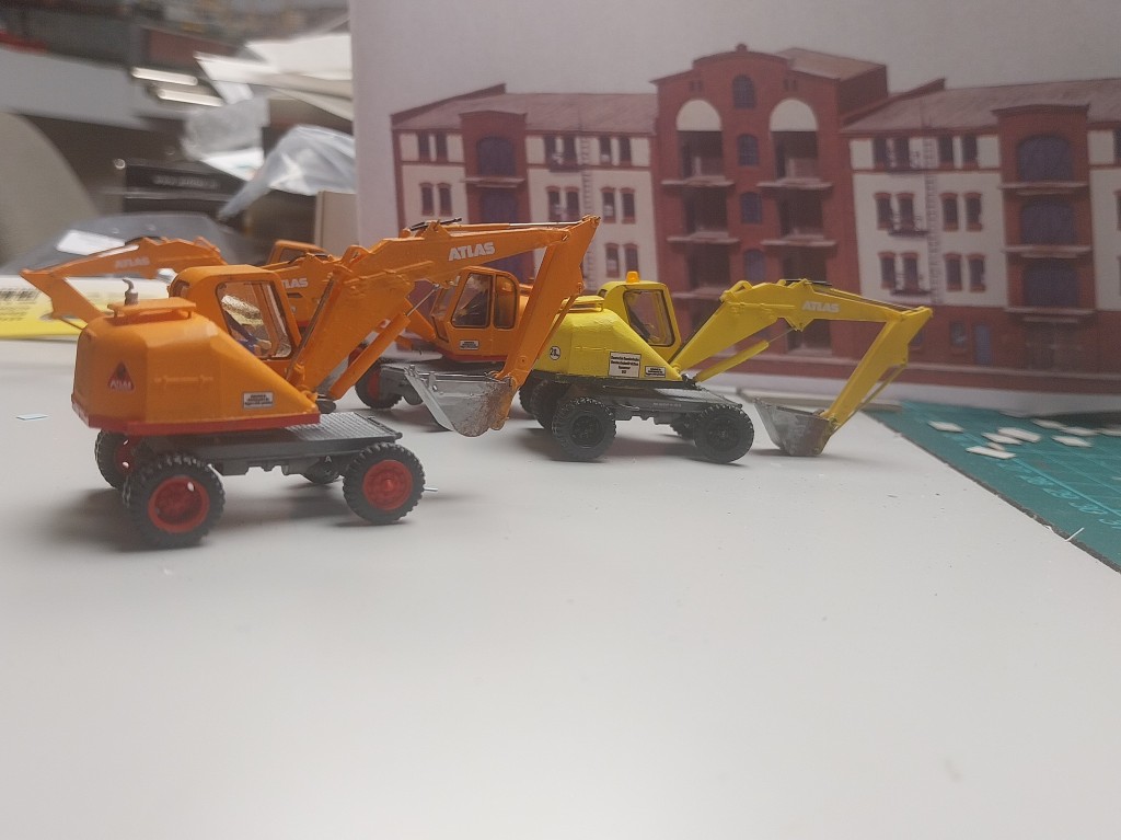 Maikäferplage auf dem Arbeitstisch....