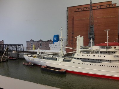 ...mit Bananenfrachter